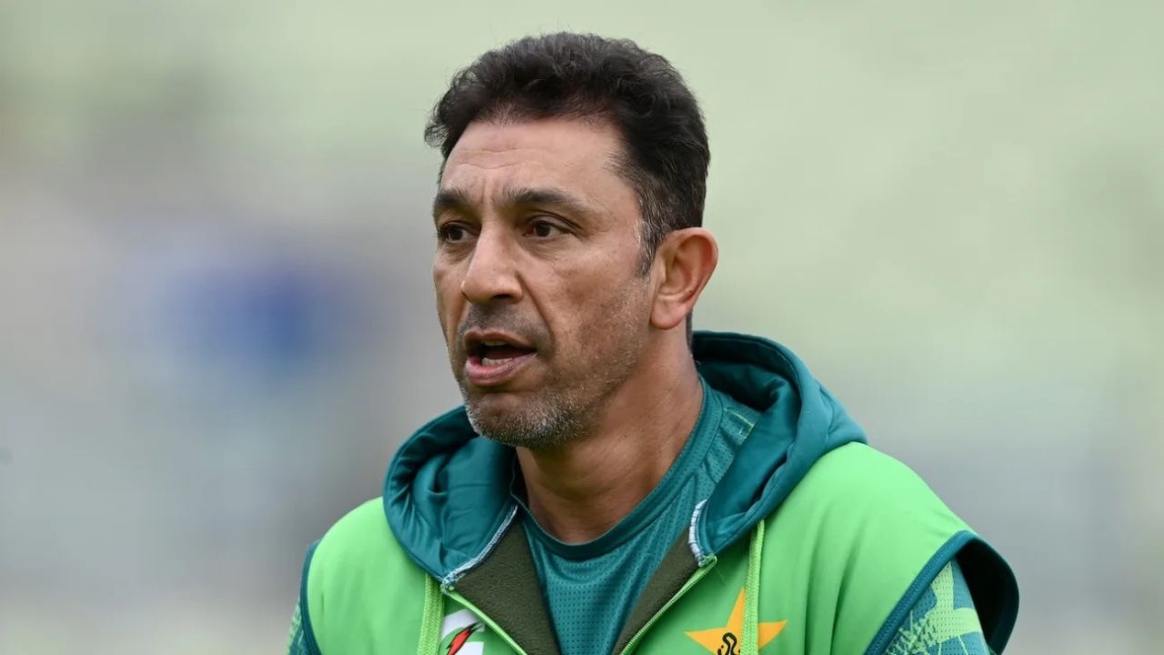 আজহার মাহমুদ পাকিস্তান টেস্ট কোচ বরখাস্ত