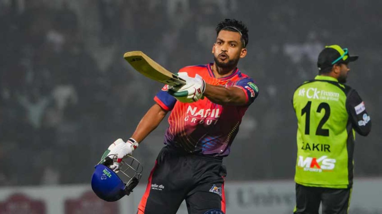 বিপিএলে নাজমুল হোসেন শান্তোর শতক