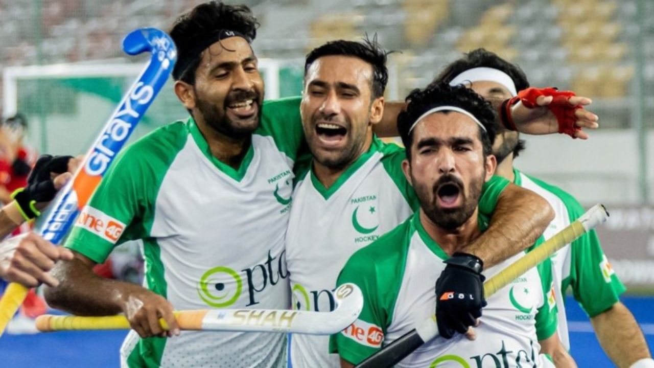 পাকিস্তান হকি দল হোটেল বিল বিতর্ক