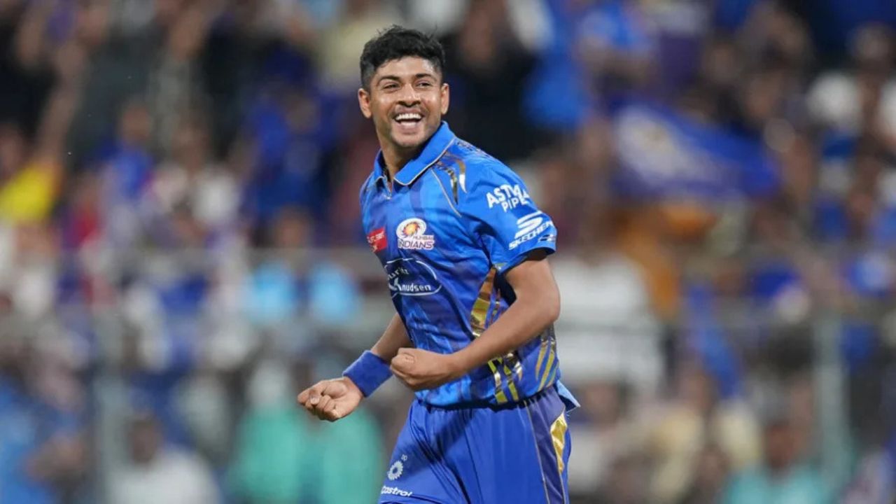 অশ্বনী কুমারের দুর্দান্ত বোলিং