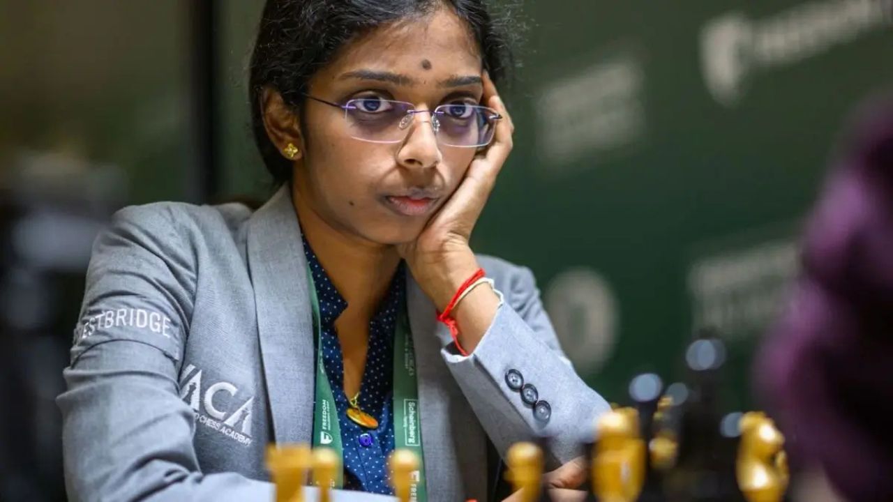 বৈশালী রমেশবাবু ক্যান্ডিডেটস চ্যাম্পিয়ন