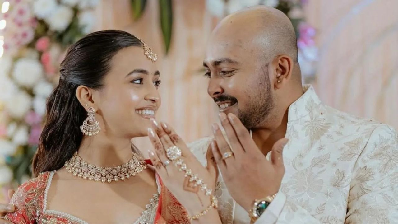 পৃথ্বী শ আকৃতি আগরওয়াল সম্পর্ক